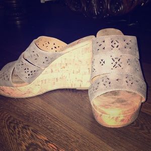 Women’s shoes